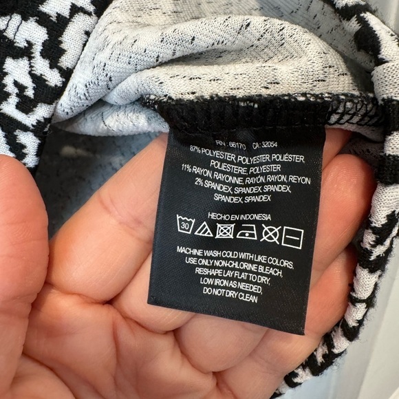 Anthropologie Postage Stamp Black White Leopard Cheetah Short Sleeve Zip Shirt - Picture 4 of 5